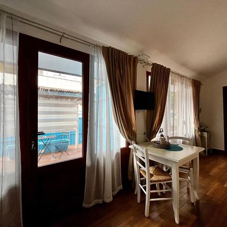 Palmasera Charming Rooms กาลาโกโนเน ภายนอก รูปภาพ