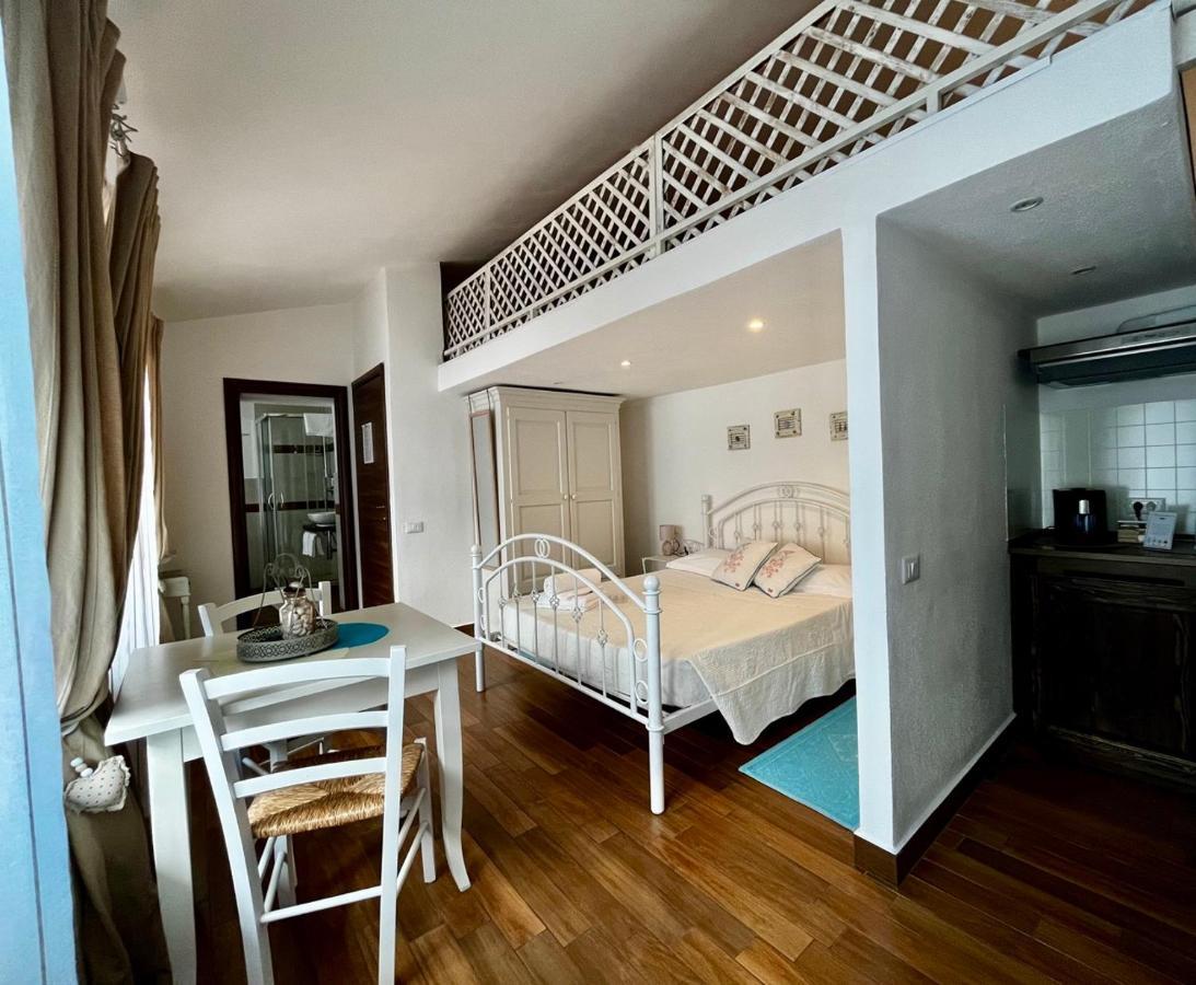 Palmasera Charming Rooms กาลาโกโนเน ภายนอก รูปภาพ